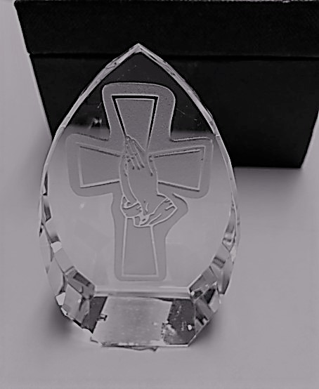ΤXQr[ëi  peach shape crystal with cross and praying hands